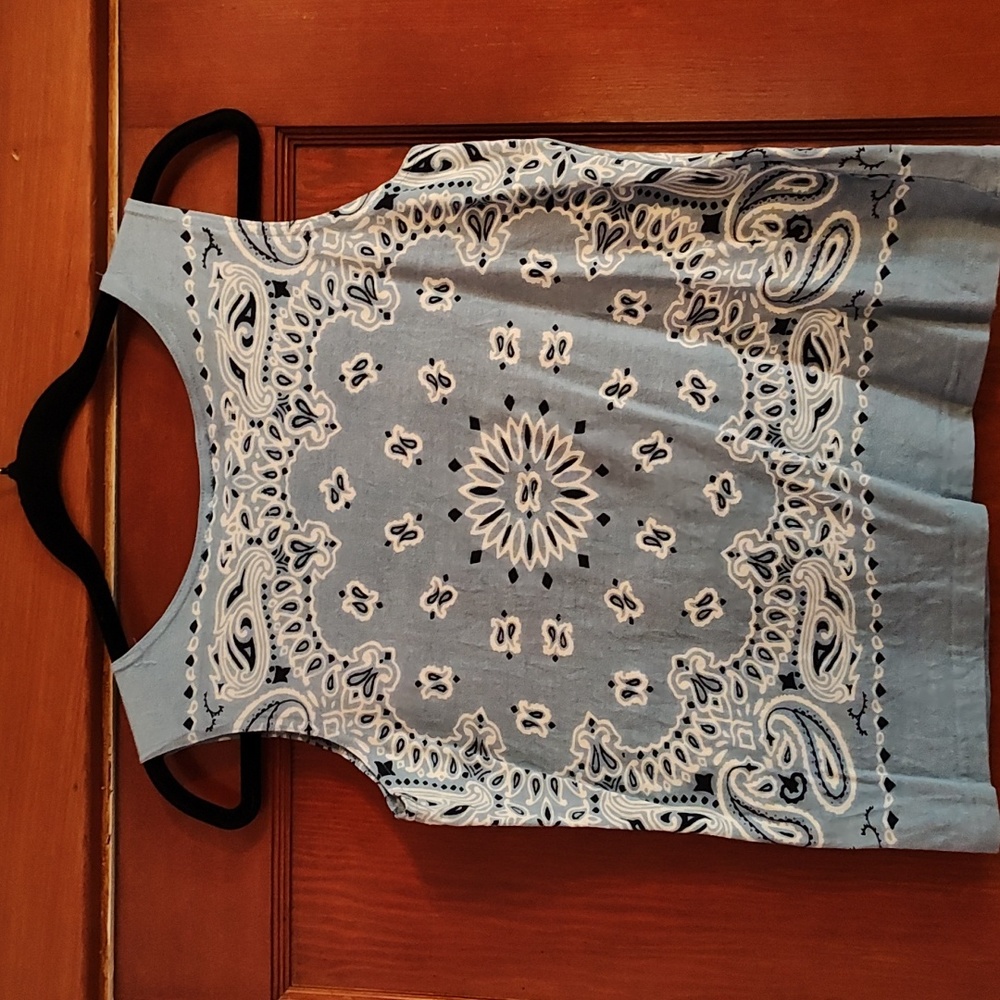 Bandana print soft stretchy tank top from Boston proper size small - Picture 4 of 4
